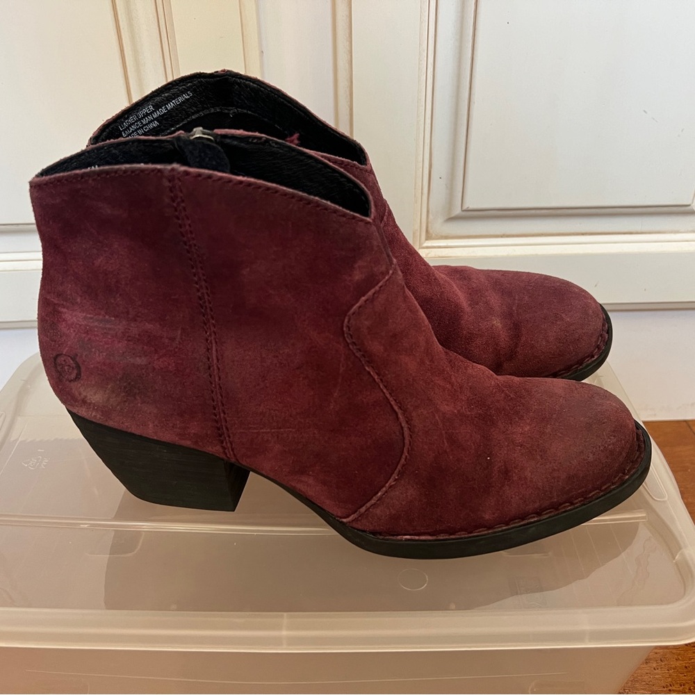 Born Michel Maroon Burgundy Suede Block Heel Booties Comfortable size 8.5